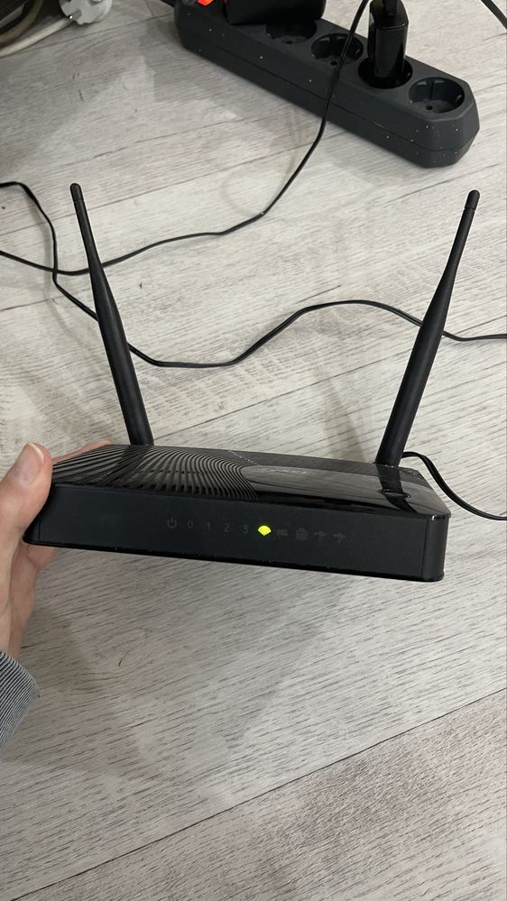 Продам Wi-Fi роутер ZyXEL Keenetic DSL