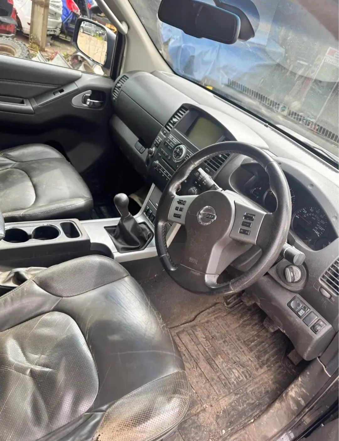Dezmembrez Nissan Navara D40 2010-2015 2.5 190 cp  YD25DDTi