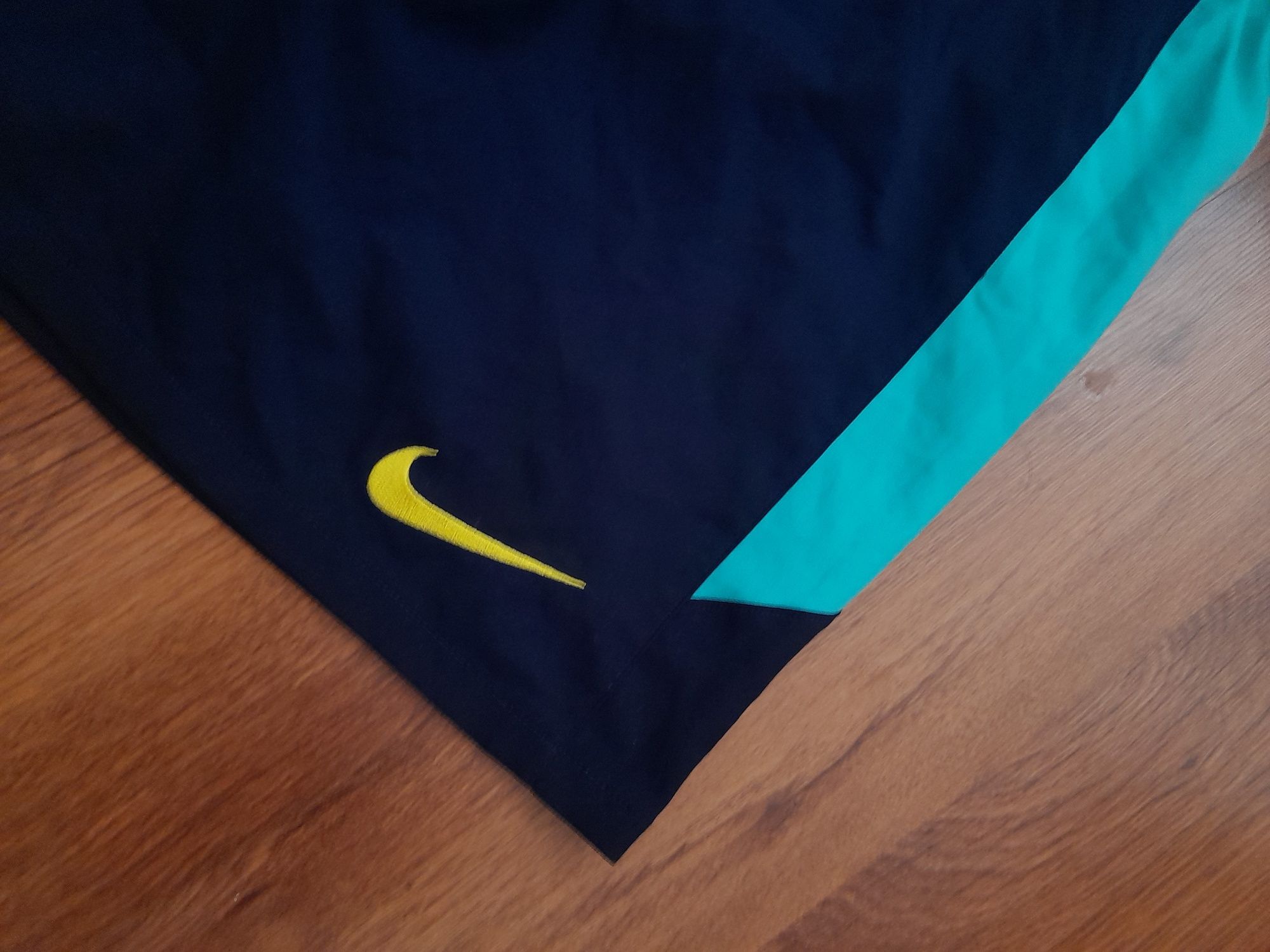 Nike Barcelona мъжки панталонки S- M размер.