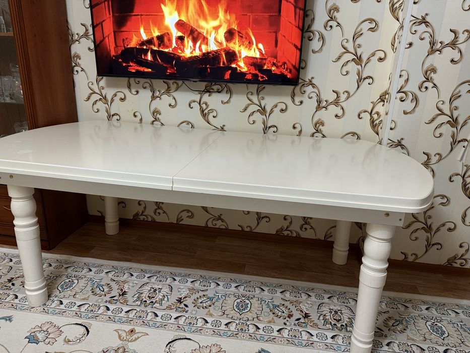 Продаю стол в хорошем состояний