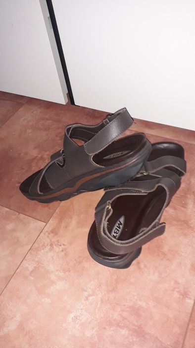 Sandale din piele