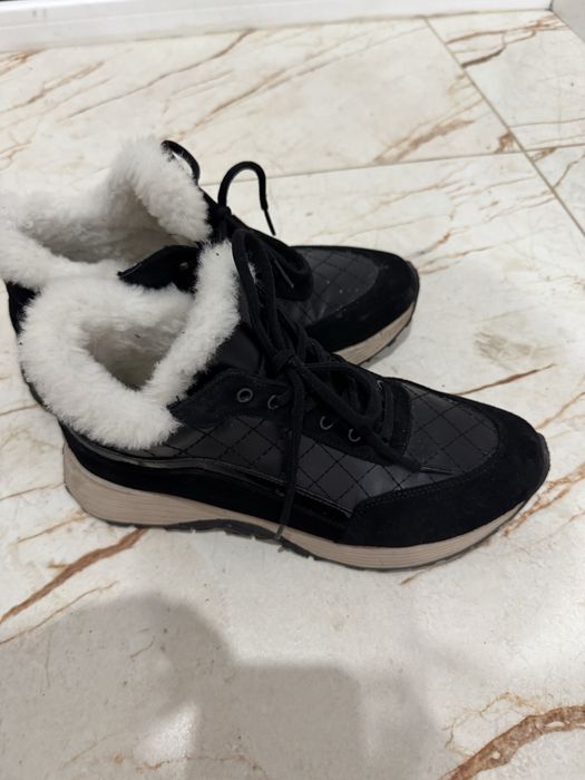 Продам кроссовки