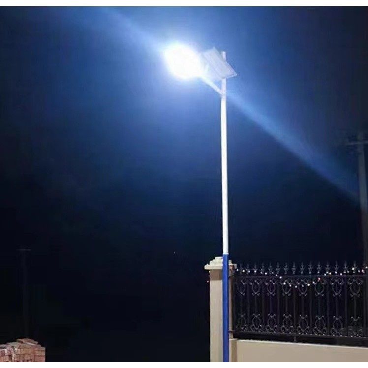 Lampa solara stradala , pentru curte sau strada, cu trei grile,