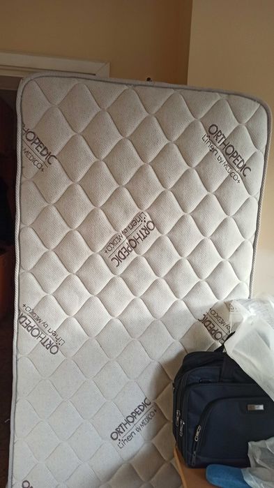 Продавам масажен матрак