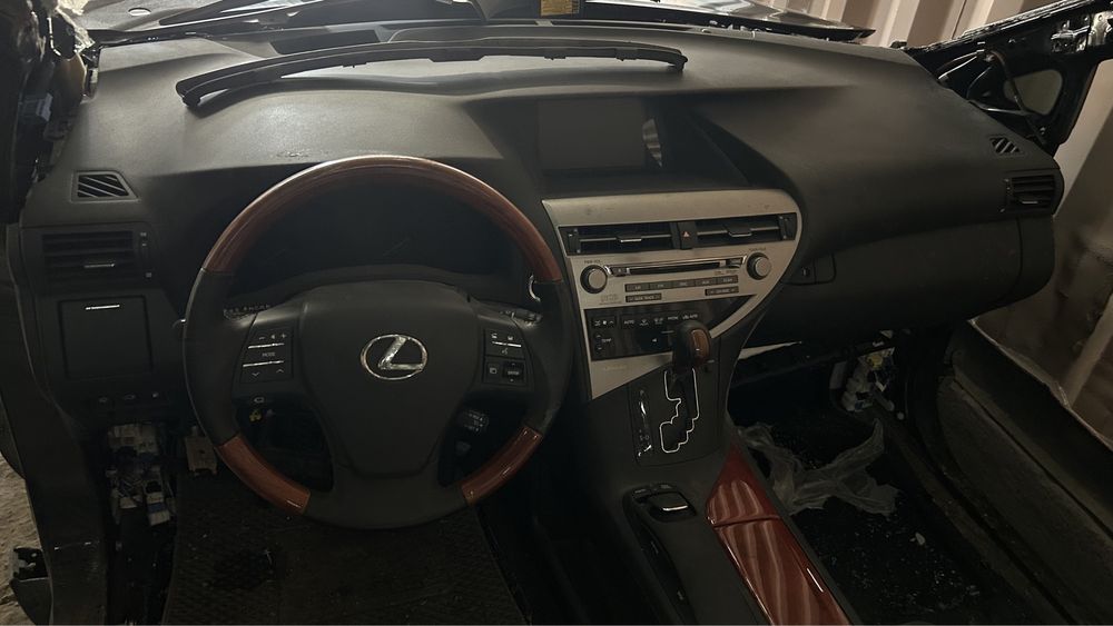 Детали салона Лексус Рх 350 Lexus Rx 350