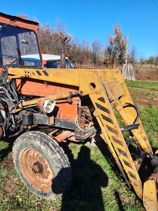Vand tractor Fiat 550 cai putere cu încărcător frontal tip export
