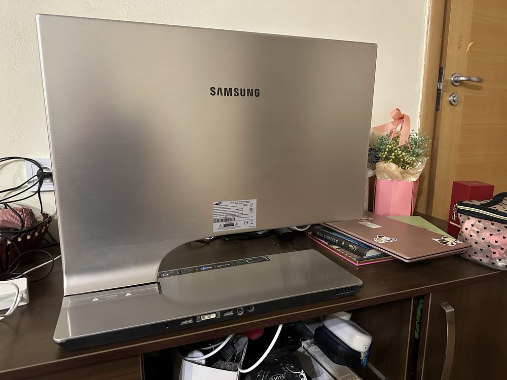 Монитор Samsung 27 3d