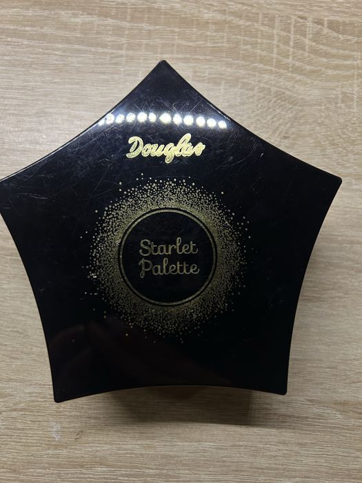 Палитра звезда на Douglas