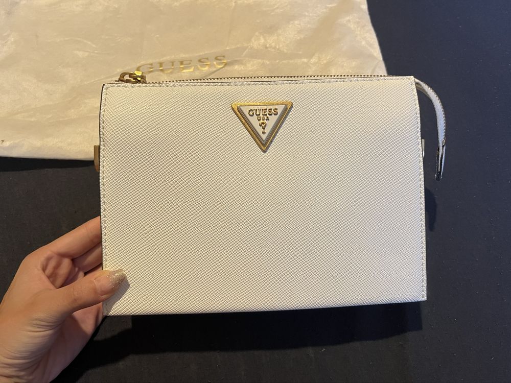 Чисто нова чанта GUESS