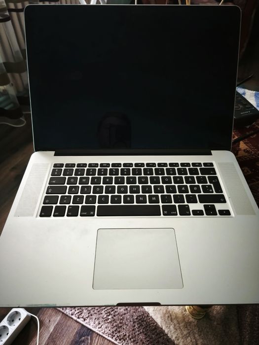 Macbook pro a1398 i7 16gb
