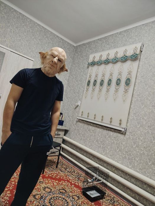 Maska helloving teatrdagilarga