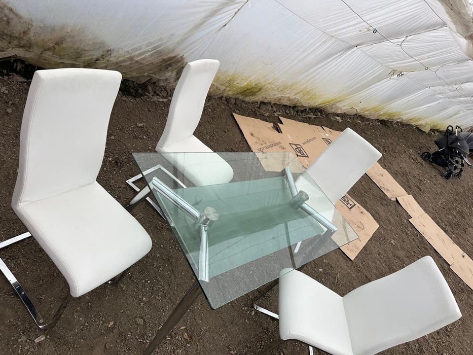 Masa sticla cu scaune