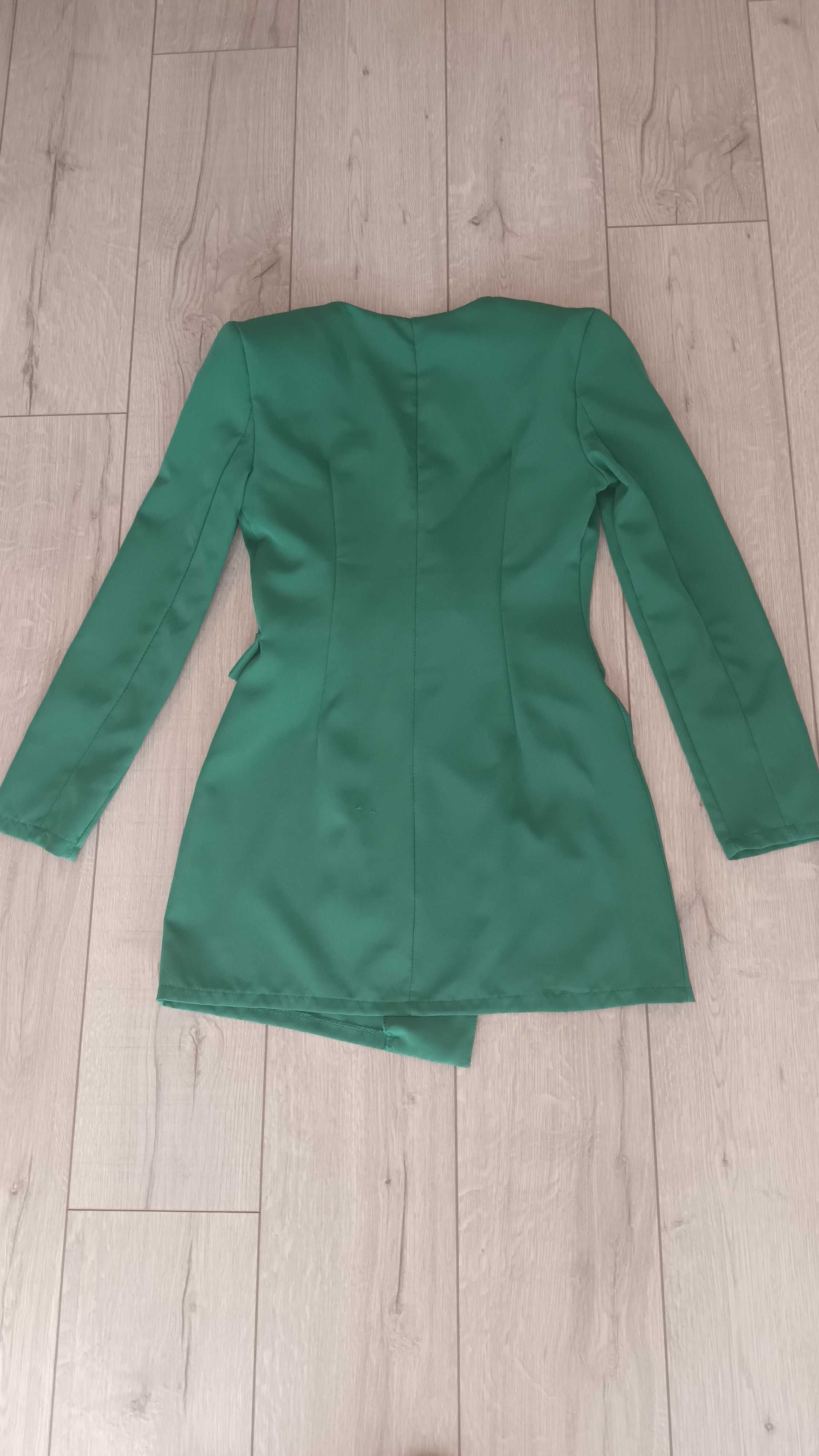 Rochie verde, 100 Ron