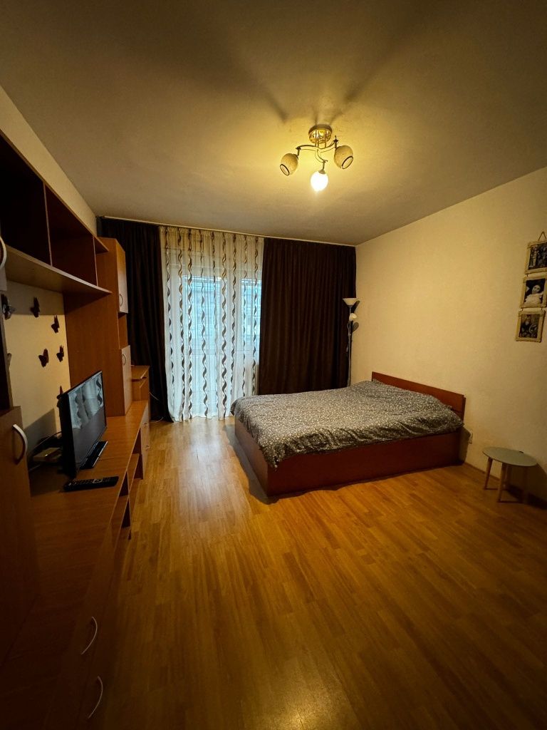 Drumul Taberei, Brâncuși langa parc