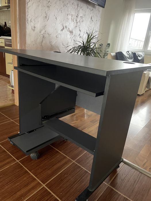 Birou gri cu negru - stare foarte bună