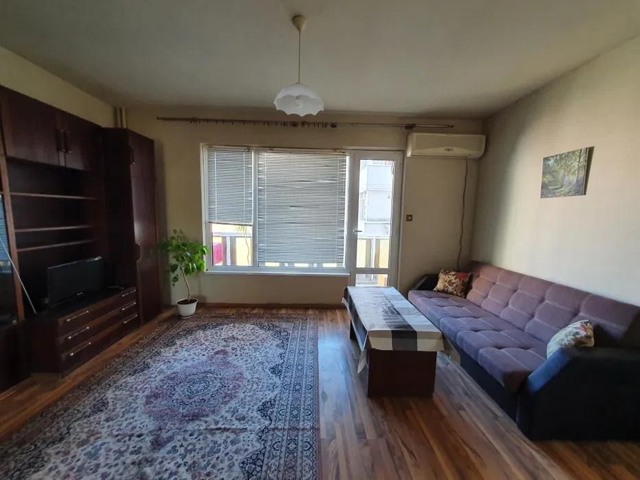 Дава се под наем Тристаен апартамент в Пловдив, Кючук Париж - 92 кв.м за 460 € - Снимка #1