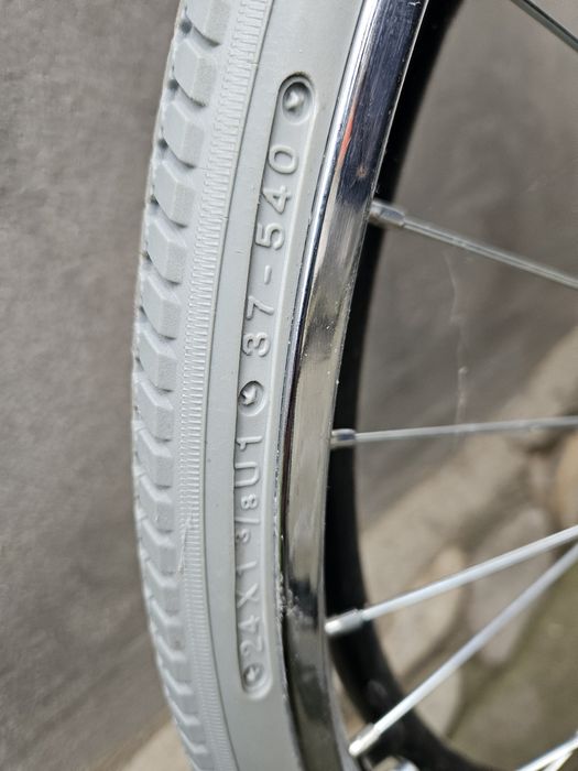 Scaun cu rotile nefolosit