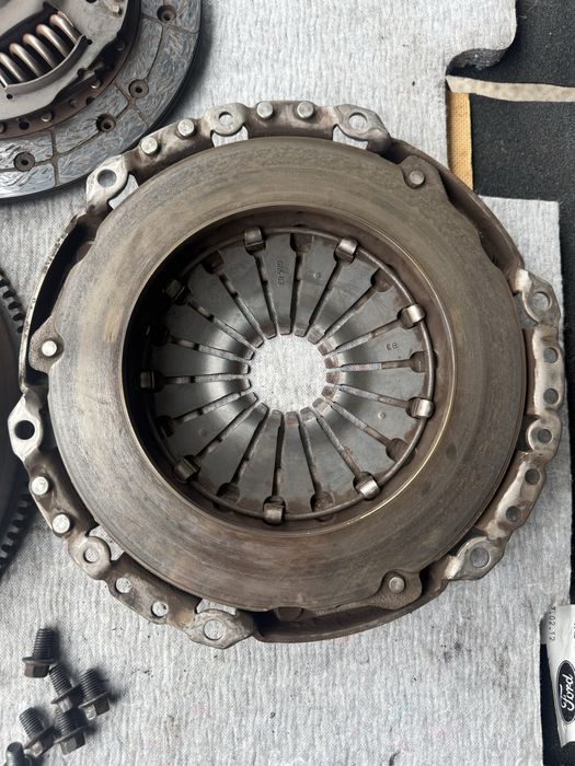 ambreiaj Ford Fiesta mk6 an 2014 motor 1.5tdci