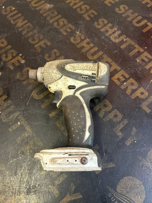 Тяло макита MAKITA 18 вилата литиеви батерии импактор винтоверт