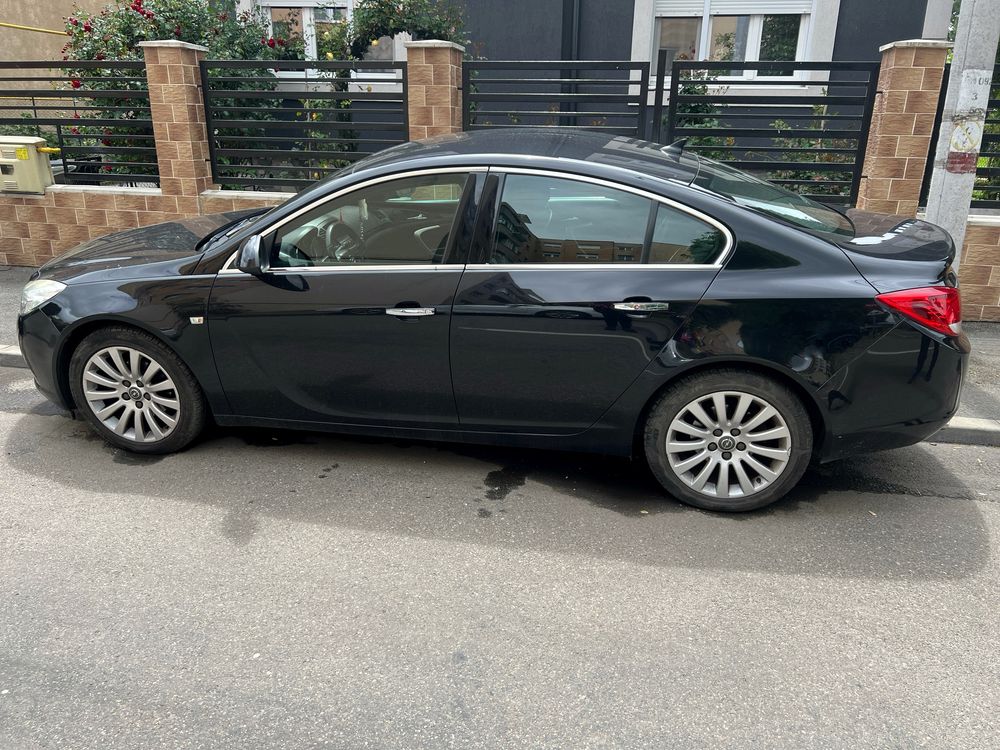 Masina Opel Insignia