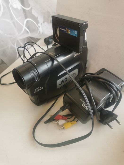 Видео камера японская  JVC
