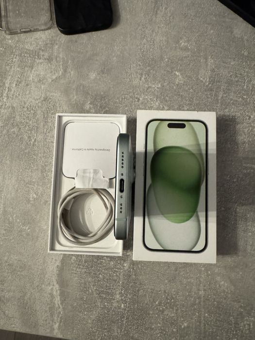 Vand Iphone 15 // 128GB // Verde // Green