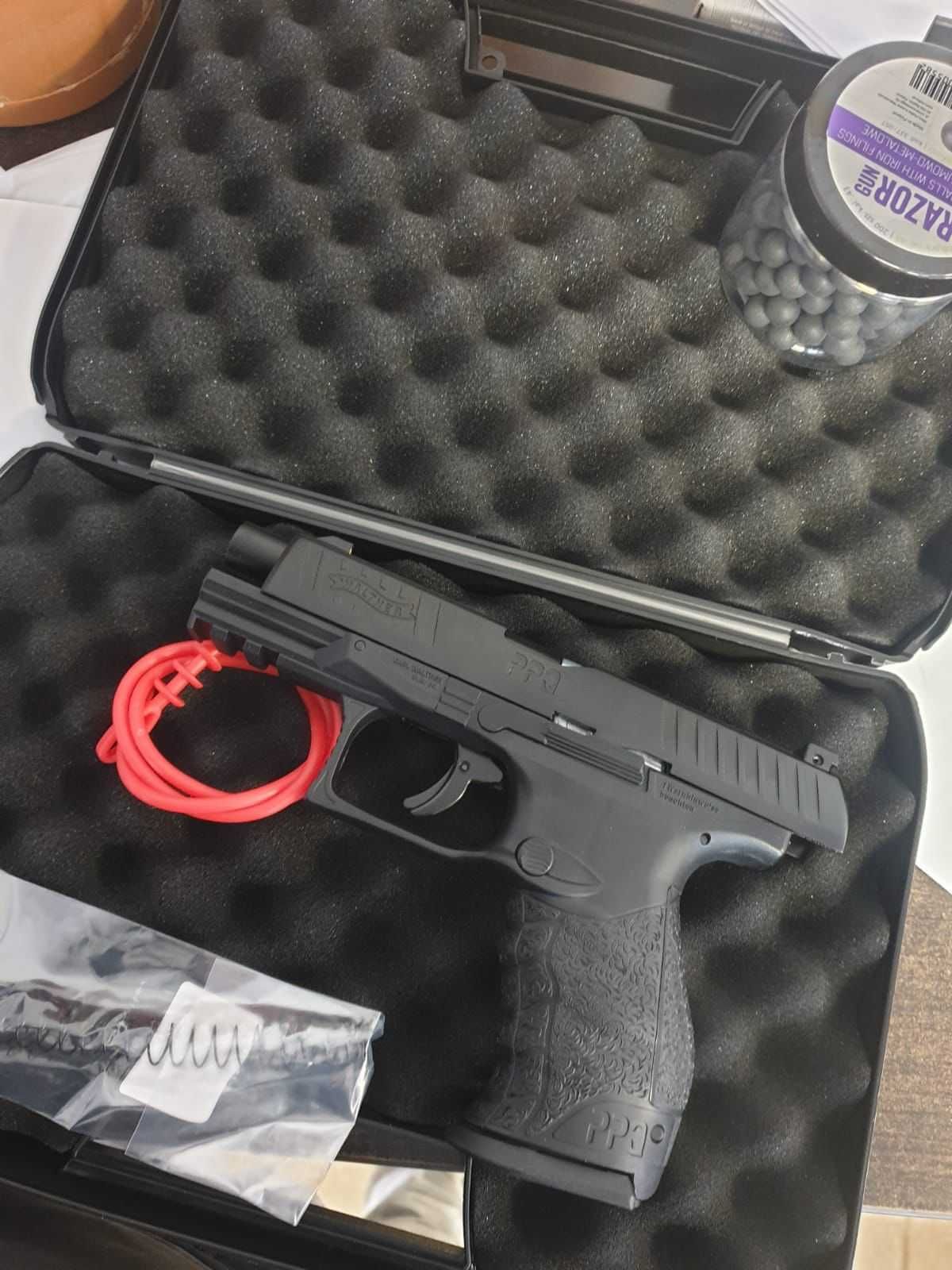 Pistol Airsoft Walther PPQ Modificat 22J co2 Bile CAUCIUC AutoAparare