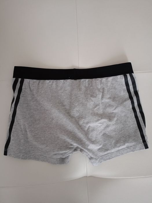Vând boxeri bărbătești Adidas,noi ,fara eticheta produs de calitate .