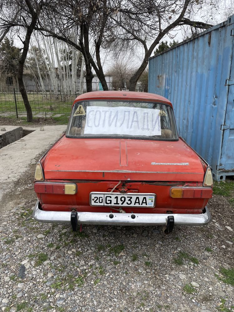 Moskvich 412 xamma joyi yaxshi yurib turgan moshin