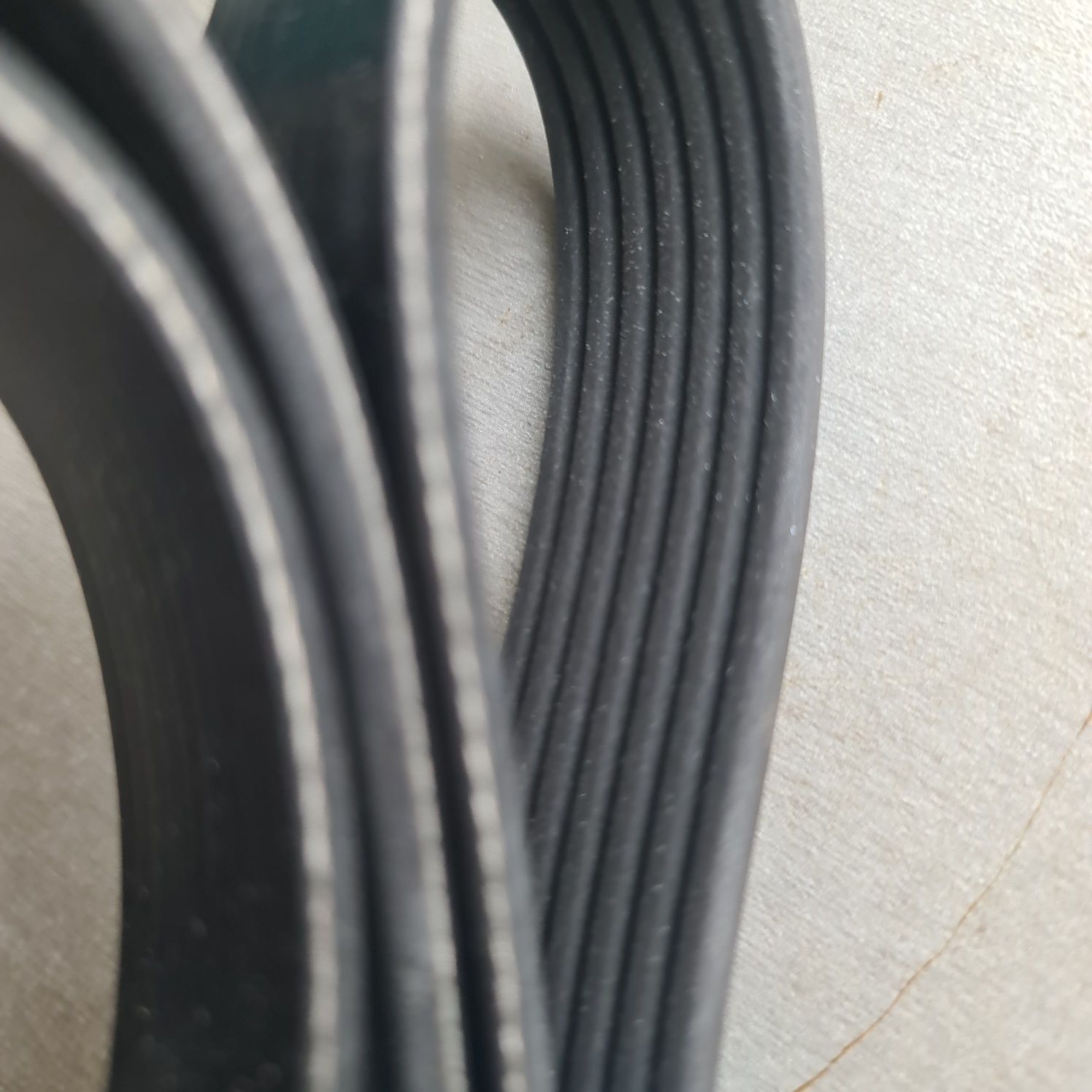 Пистов ремък Dayco 7PK1784