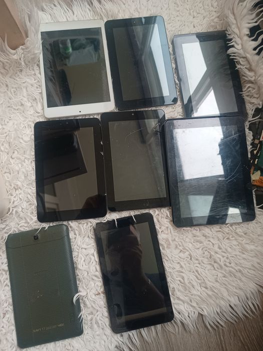 Lot 10 tablete diverse defecte