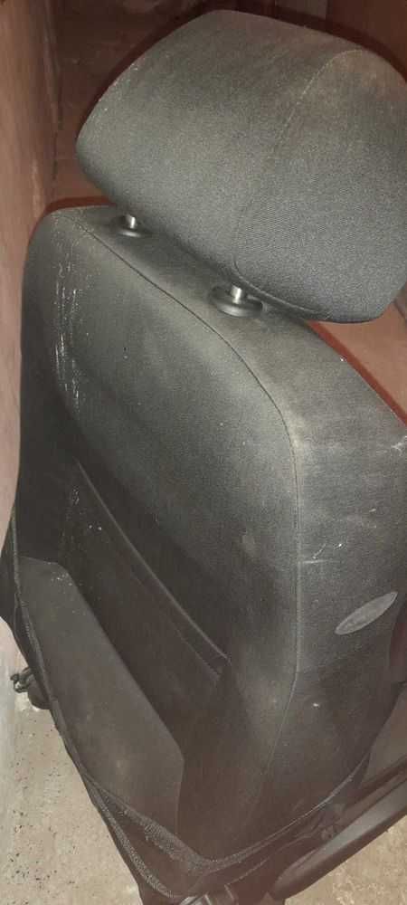 Продавам пасажерска седалка от SEAT LEON 2004 ГОДИНА !