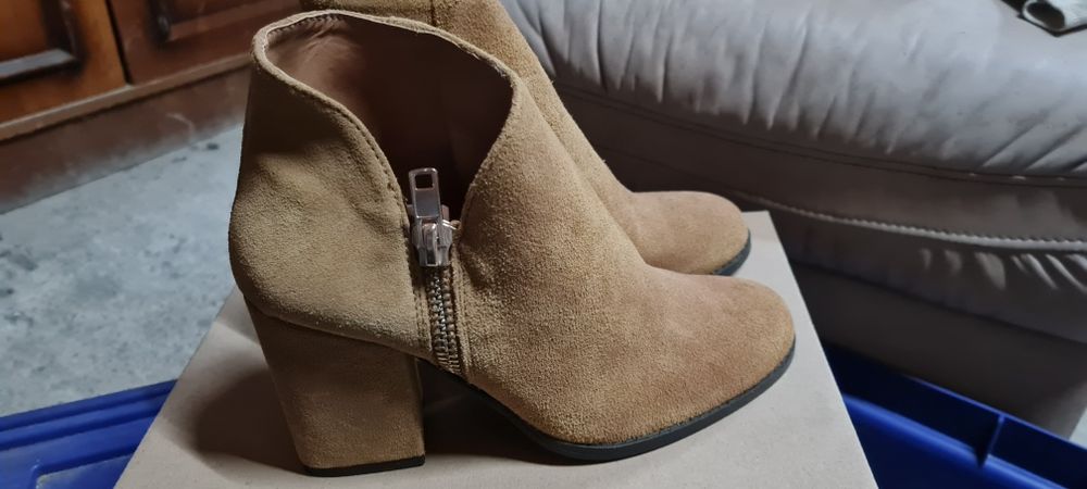 Zara cizmulițe noi