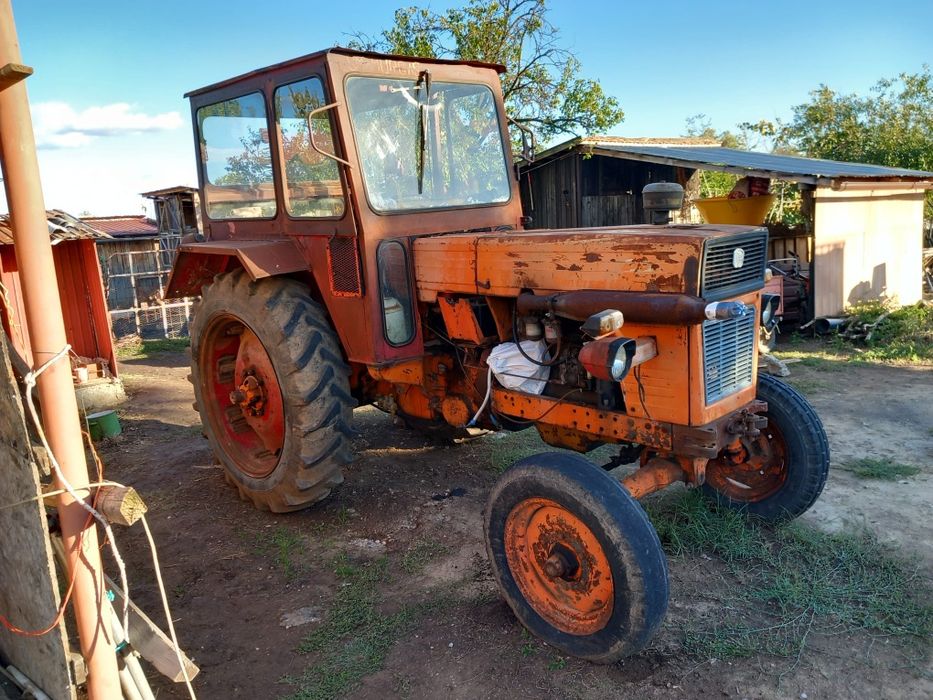 Vând tractor U650