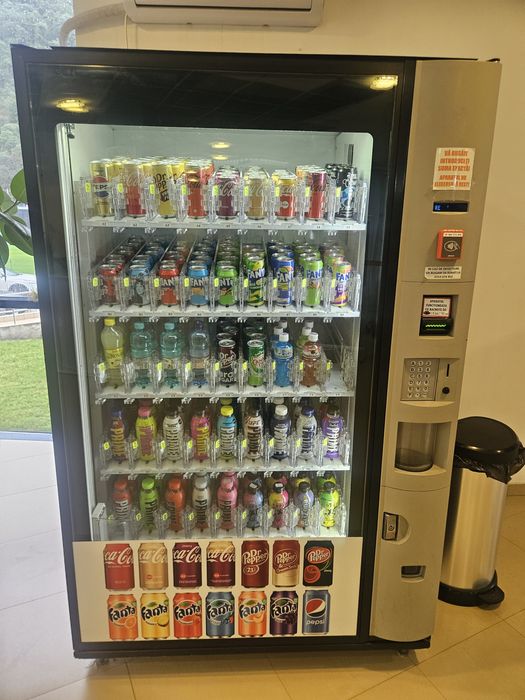 Automat vending produse reci Crane