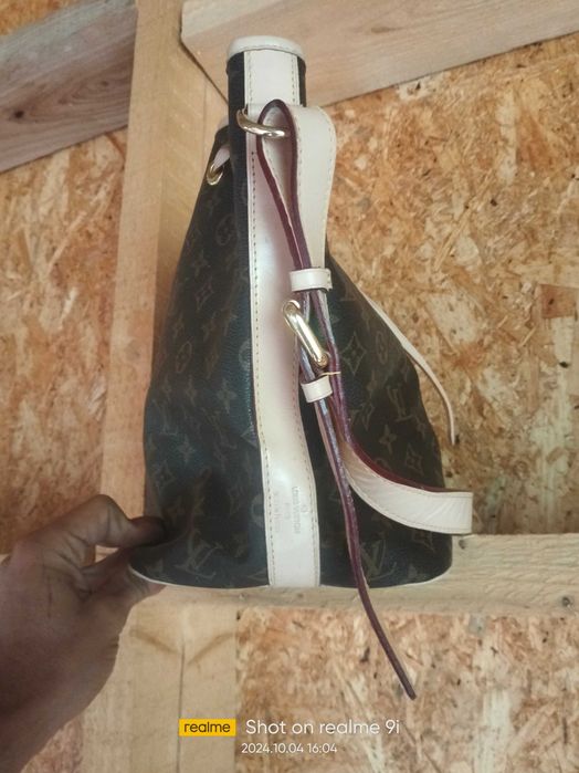 Geanta Originala Louis Vuitton piele. Tara de fabricati Franta.