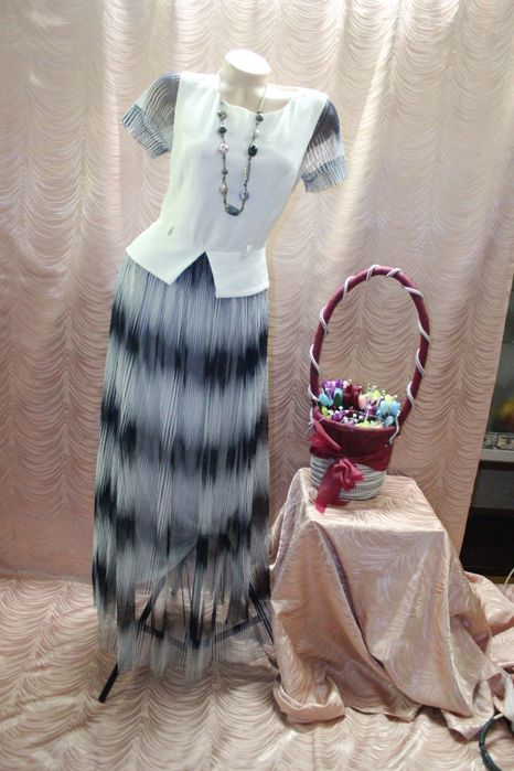 Продам вечерние платья 46