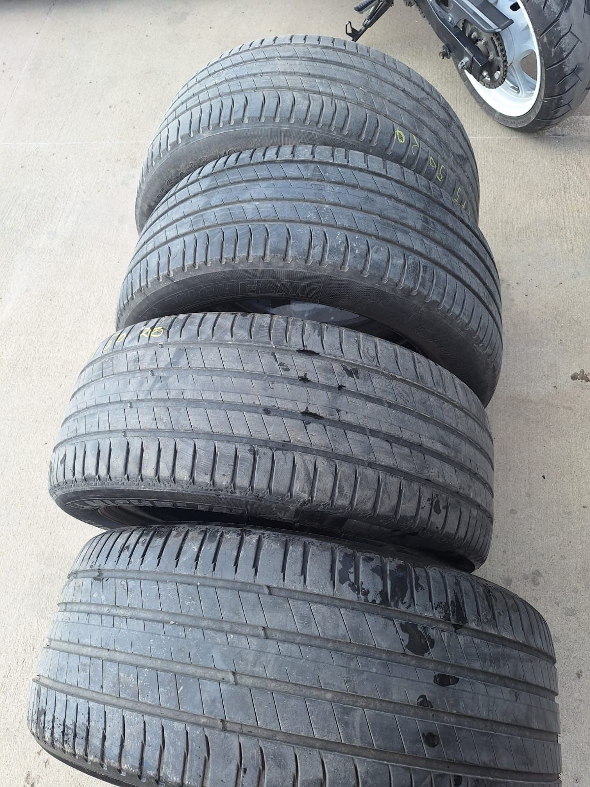 Продавам Michelin  275/50/20