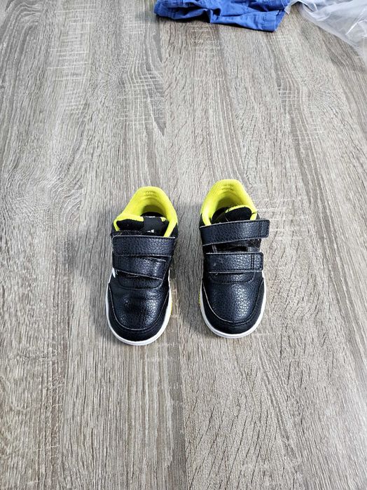 Детски маратонки adidas номер 23