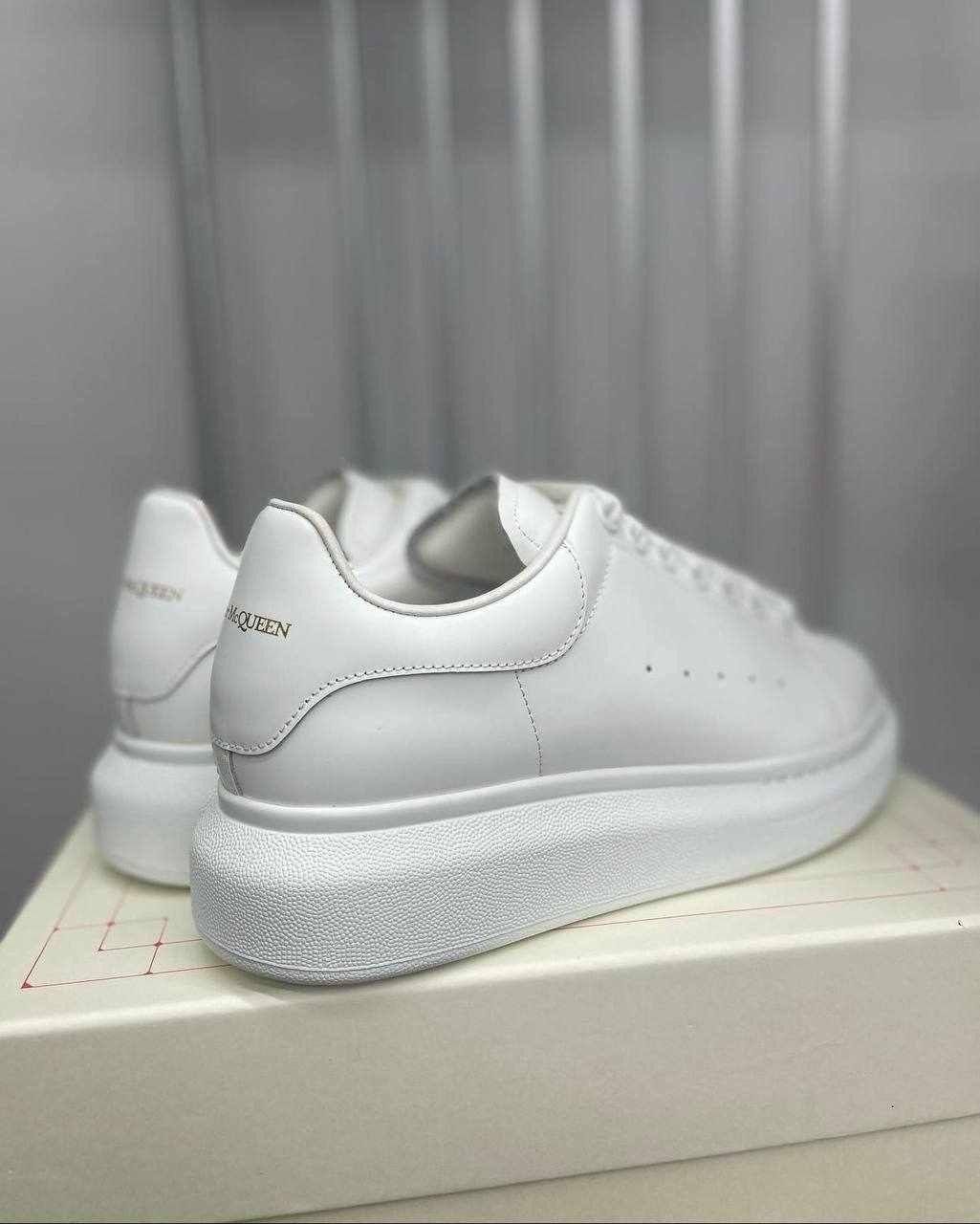 Adidasi dama Mcqueen
