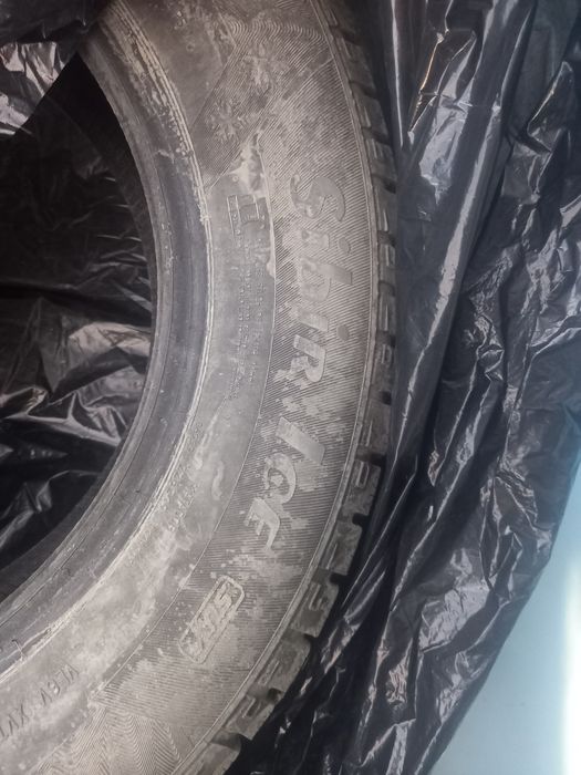 Зимние шины продам