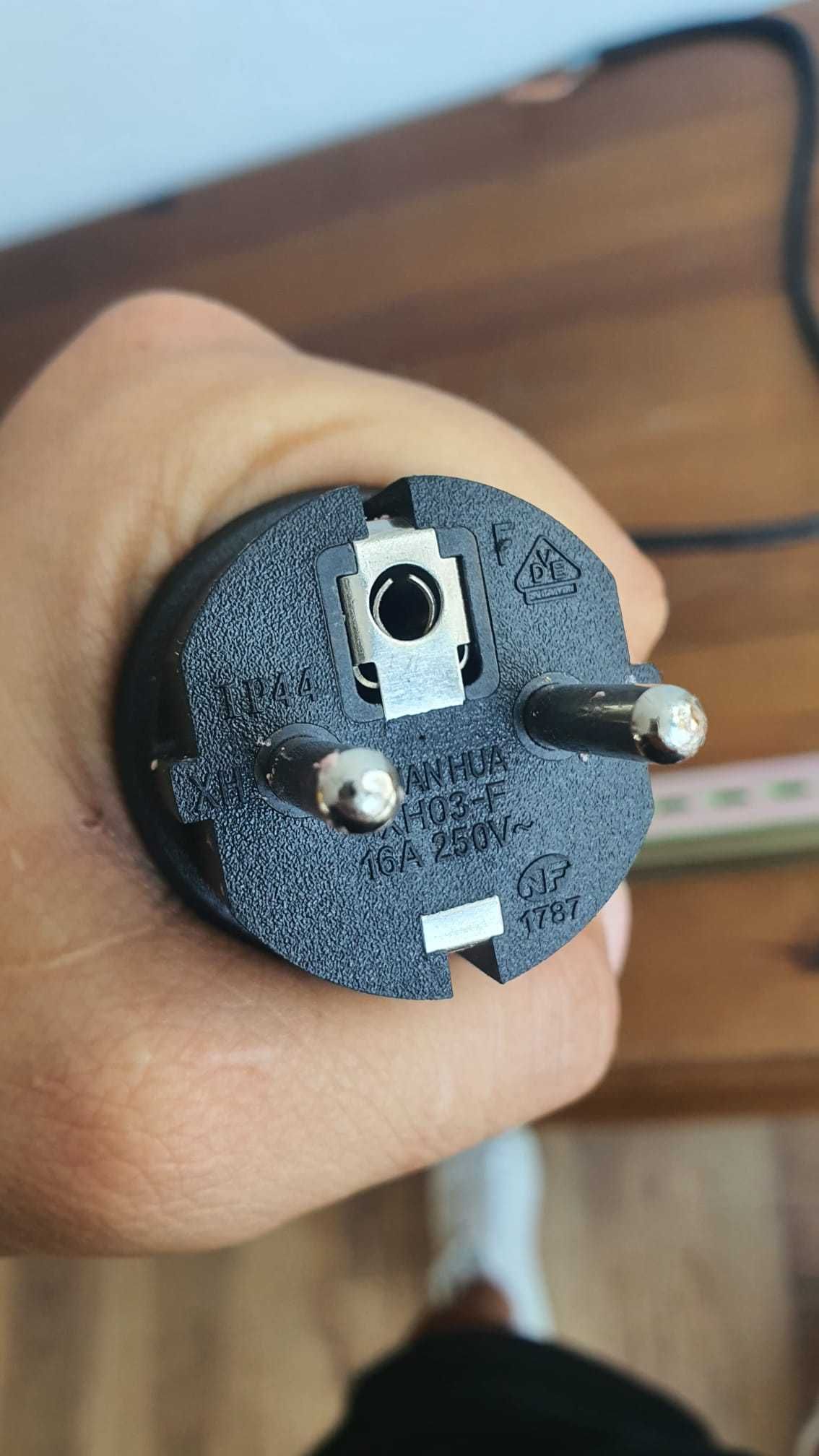 Ip44 3x1.00  ШВПС 16A водоустойчив захранващия кабел и щепсел 1.2м