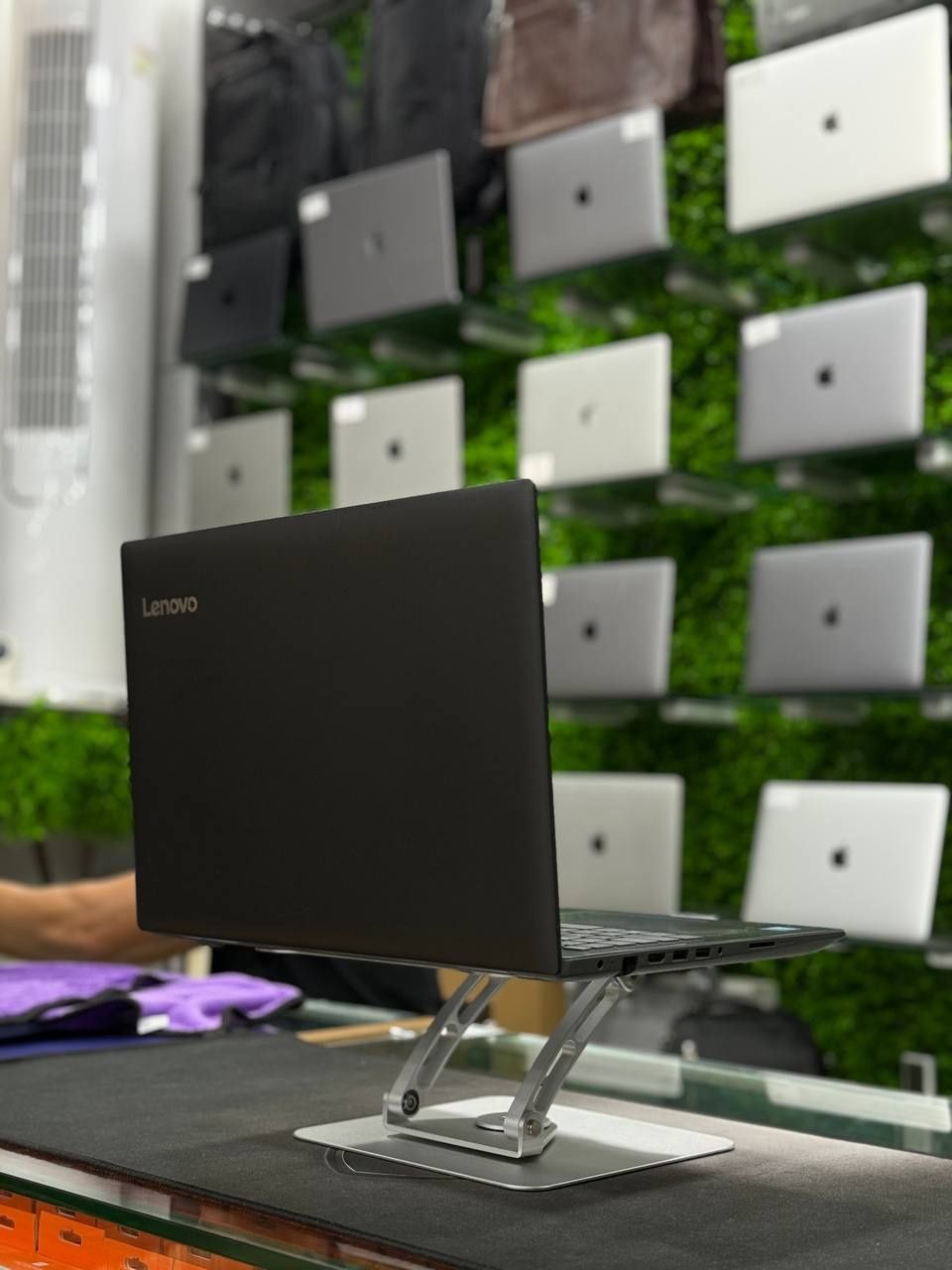 Lenova notebook sotiladi arzon narxda bonuslari bor