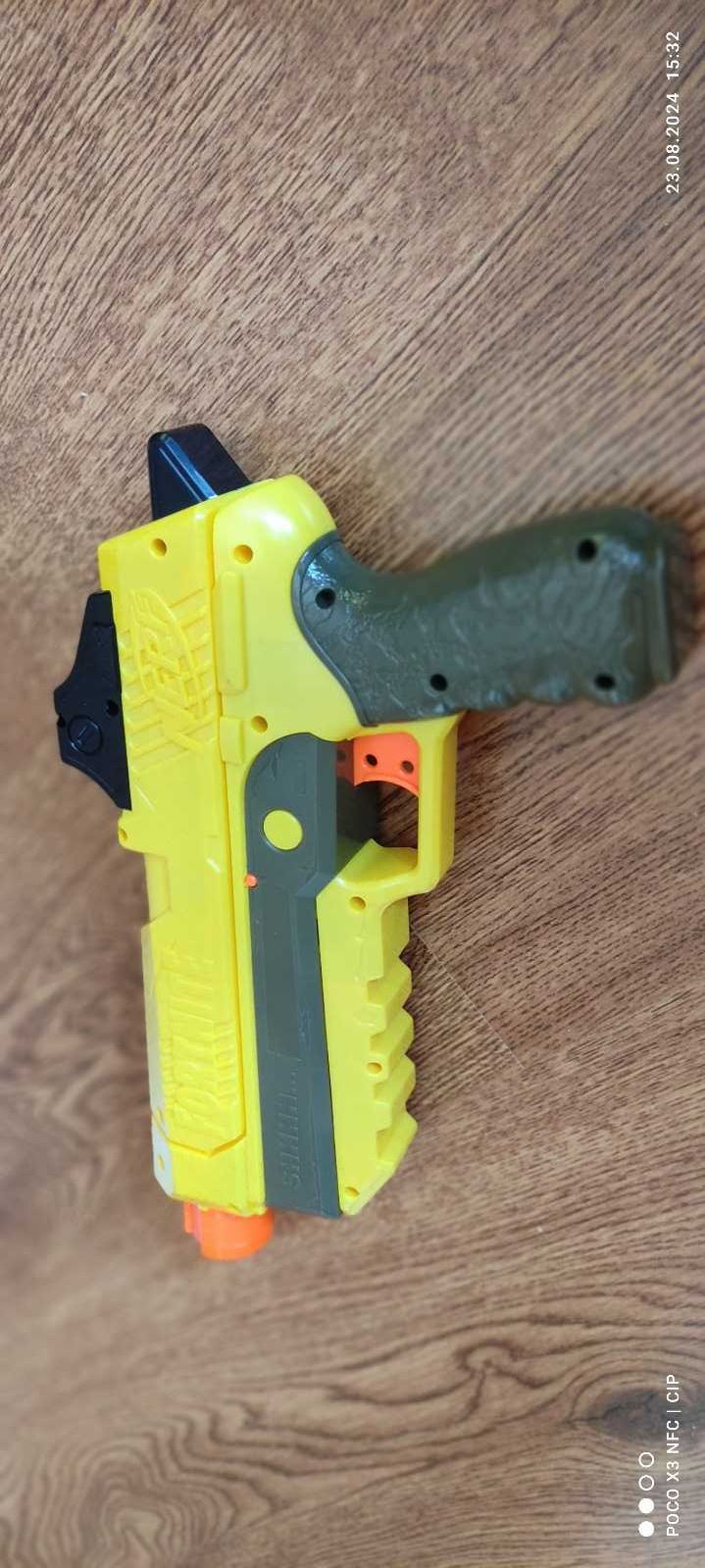 pistol din Fortnite