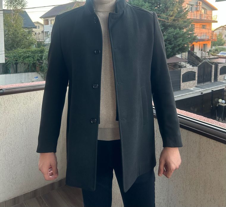 Vând palton bărbătesc