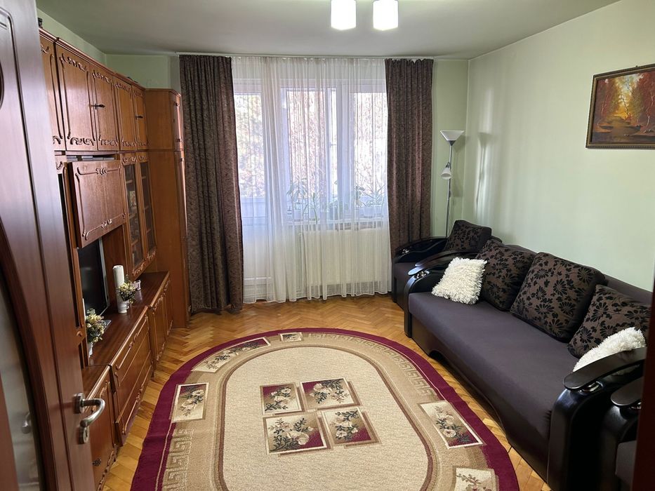 Vand apartament cu 2 camere situat in zona Dambu Pietros