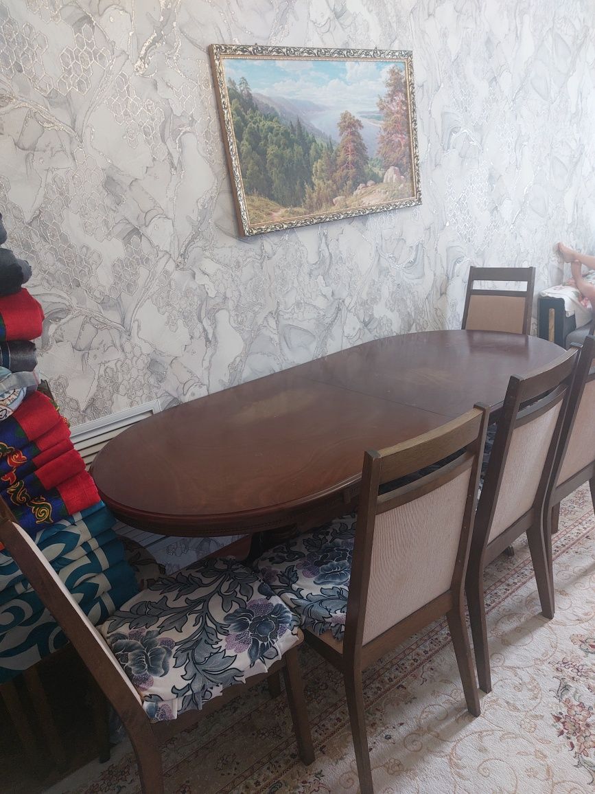 Продам стол со стульям