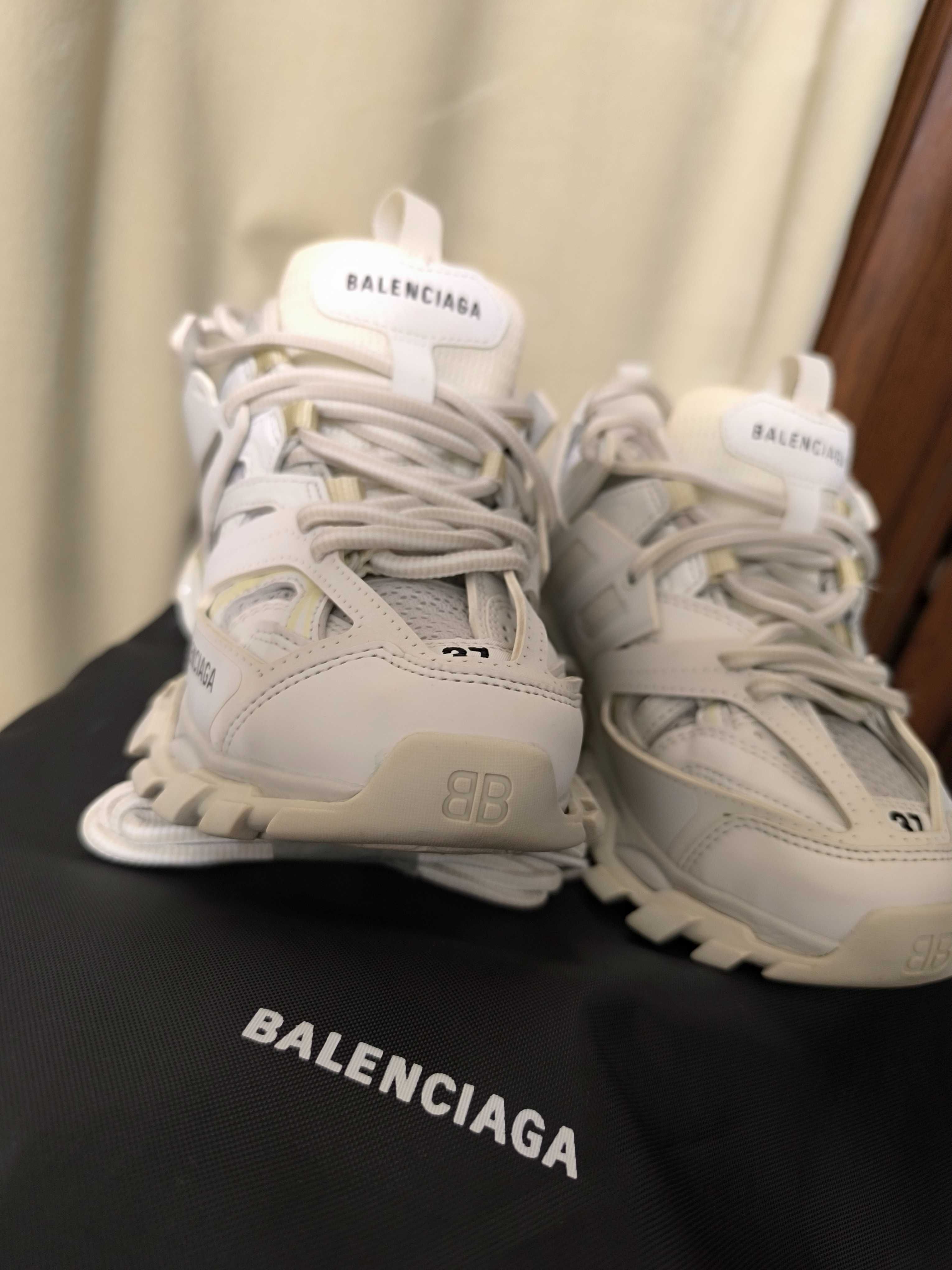 Balenciaga  trach 37