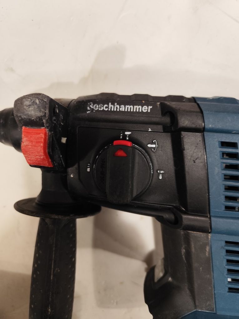 Акумулаторен безчетков перфоратор къртач Бош Bosch GBH 18V-21 + 3Ah