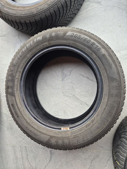 Vând cauciucuri 205/60/16 M+S set complet imp Germania